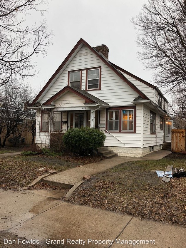 Primary Photo - 3007-3007 44th Ave S