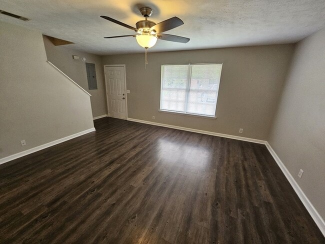 Photo - 2015 Bradyville Pike Unit House