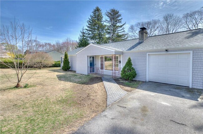 Foto del edificio - 140 Phillips Rd