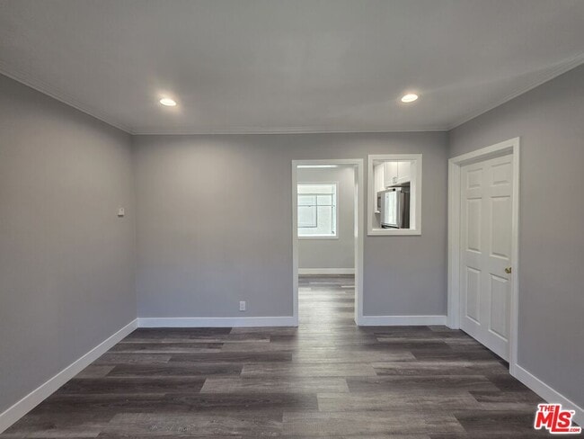 Foto del edificio - 105 Roswell Ave