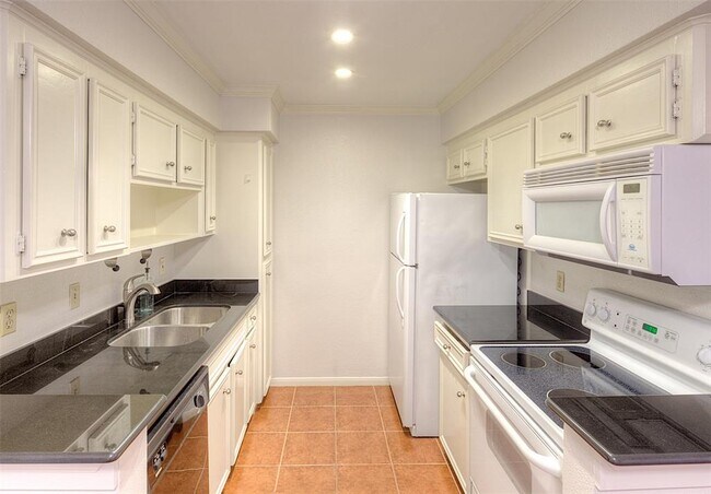 Foto del edificio - 1223 Augusta Dr