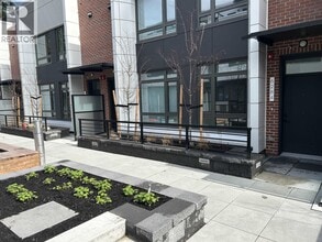 Building Photo - 6284 Oak St