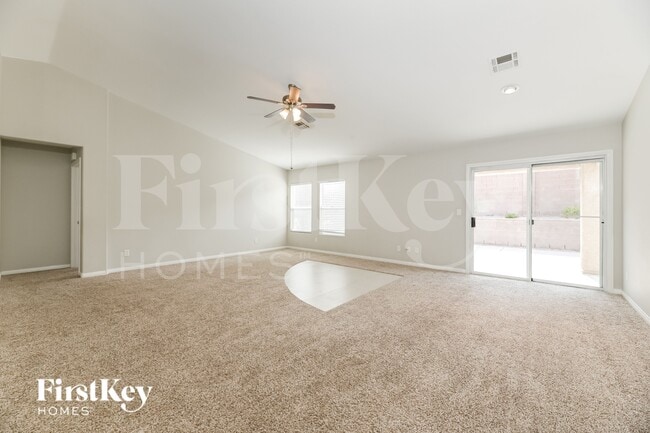 Foto del edificio - 1049 Silver Star St