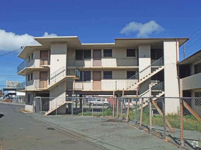 Building Photo - 780 Mahiai Pl