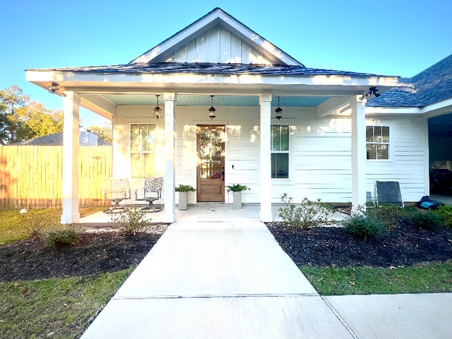 Foto del edificio - 2240 Caroline St