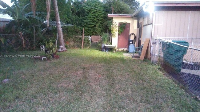 Foto del edificio - 5425 NW 16th Ct