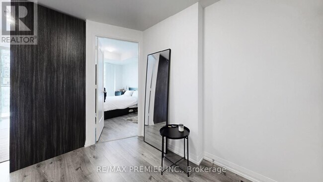 Building Photo - 8 Widmer St