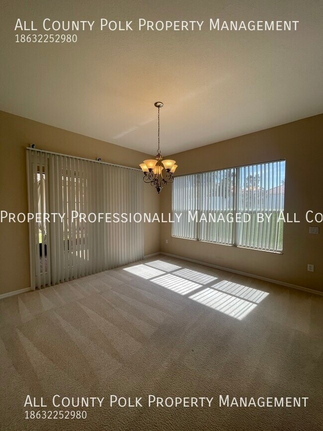 Building Photo - Charming 4 Bedroom 2.5 Bathroom Single Fam...