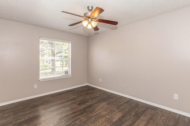 Foto del edificio - 8301 Boat Club Rd