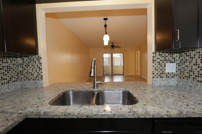 Foto del edificio - 2987 NW 110th Ave