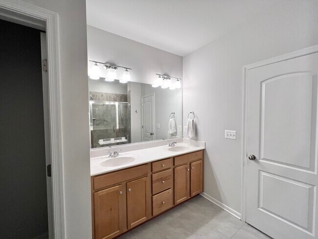 Foto del edificio - 5922 Whitehurst Ln