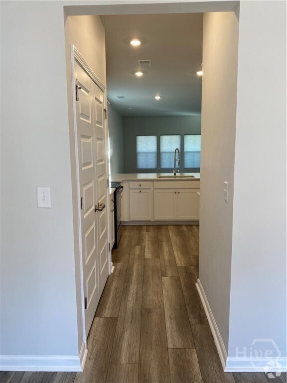 Building Photo - 145 Binscombe Ln