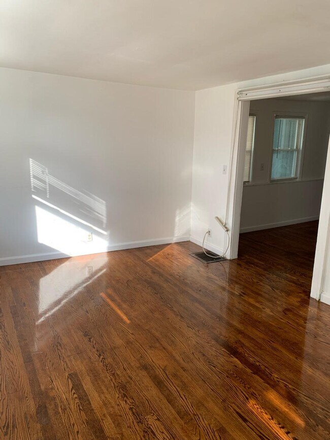 Building Photo - 112 Seward St