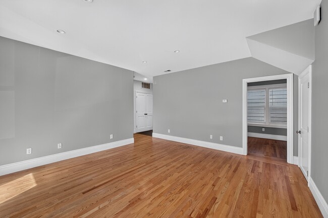 Building Photo - 314 3rd Ave