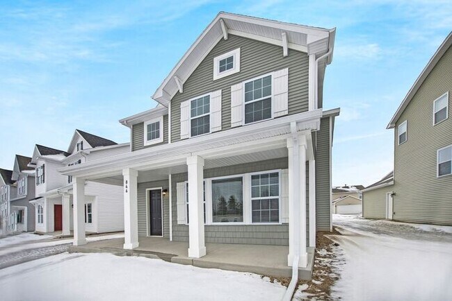 Foto del edificio - **Special promo - sign a lease this month and get first two months for $2,595/mo then return to n...