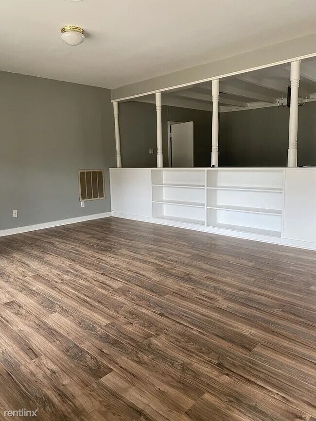 Foto del edificio - 731 Inwood Dr