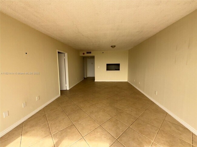 Foto del edificio - 1470 NE 123rd St