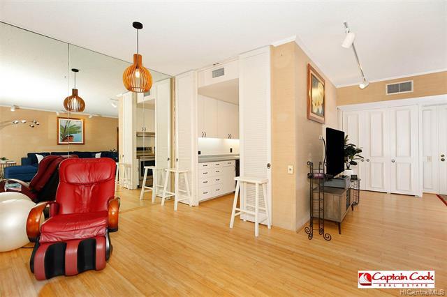 Building Photo - 4999 Kahala Ave