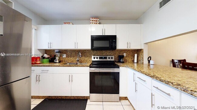 Building Photo - 2670 W 76th St