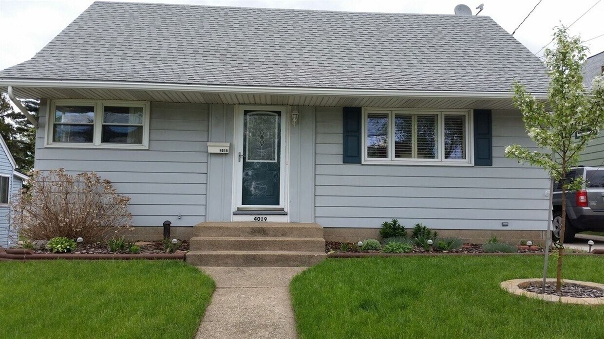 Foto principal - 4 br, 2 bath House - 4019 Washington Ave.