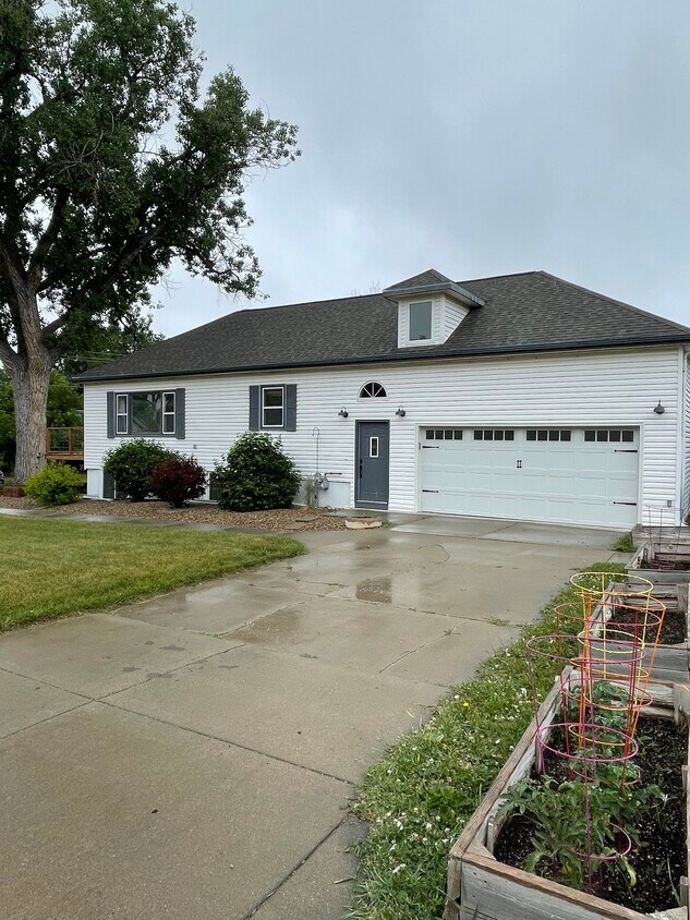 Foto principal - 831 Saint James St