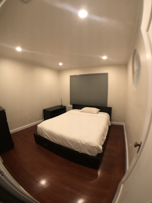 Foto del edificio - 19 Miramar Ave