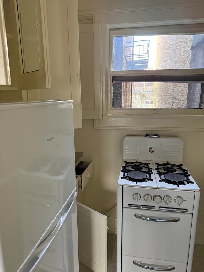 Building Photo - El Cortez Apartments