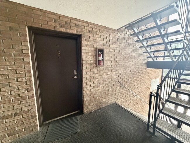 Photo - 518 Riddle Rd (Cincinnati, OH) Townhome