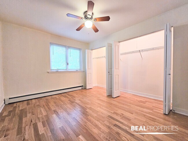 Building Photo - 625 W Wrightwood Ave