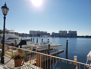 Building Photo - 100 Golden Isles Dr