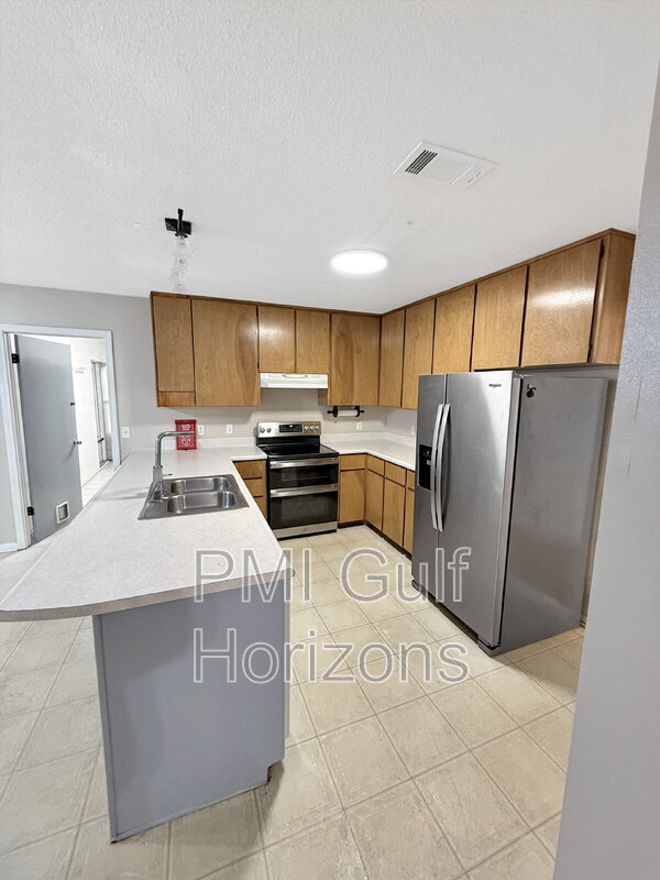 Building Photo - 6929 Summit Way