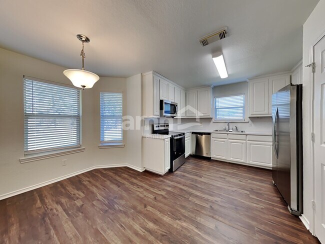 Foto del edificio - 129 N Point Dr