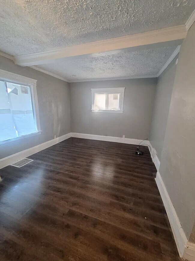 Foto del edificio - 2355 E 86th St