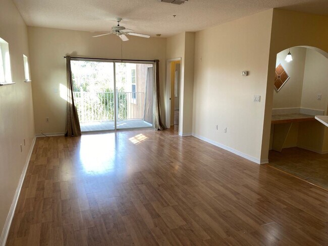 Building Photo - 520 Florida Club Blvd