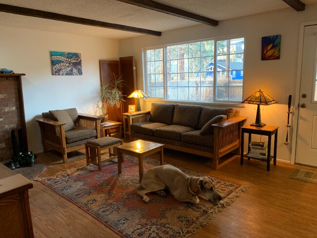 Foto del edificio - 1411 NW Newport Ave