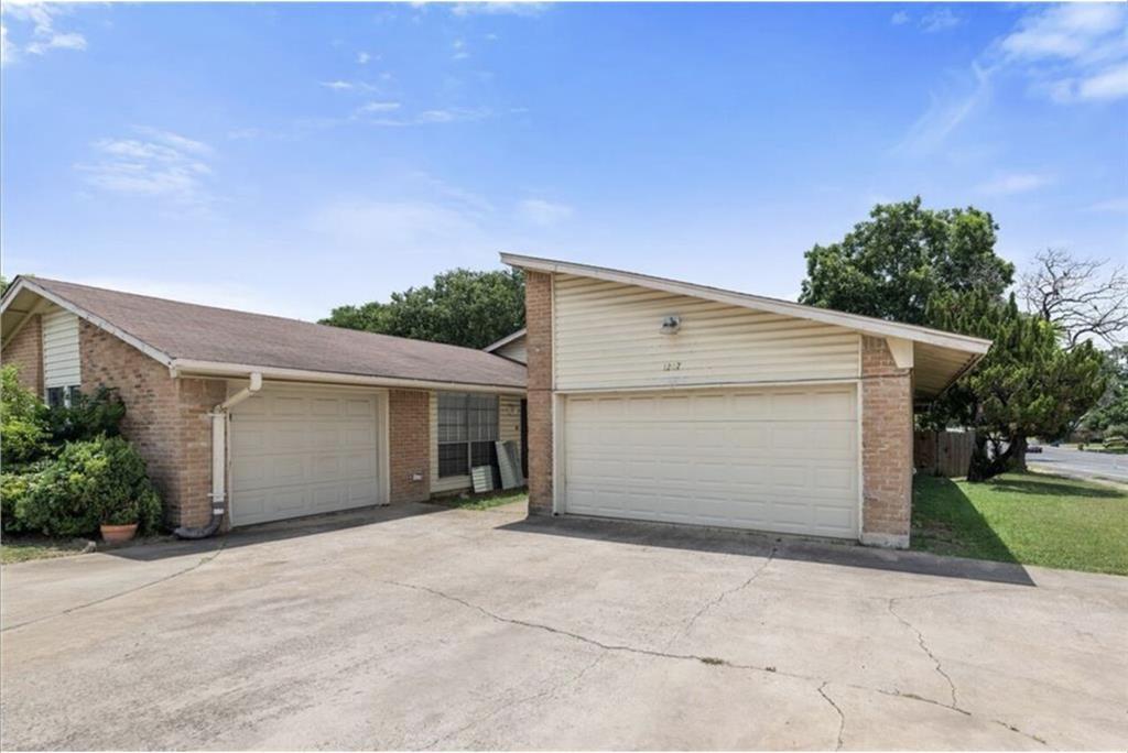 Foto principal - 1207 W Rundberg Ln