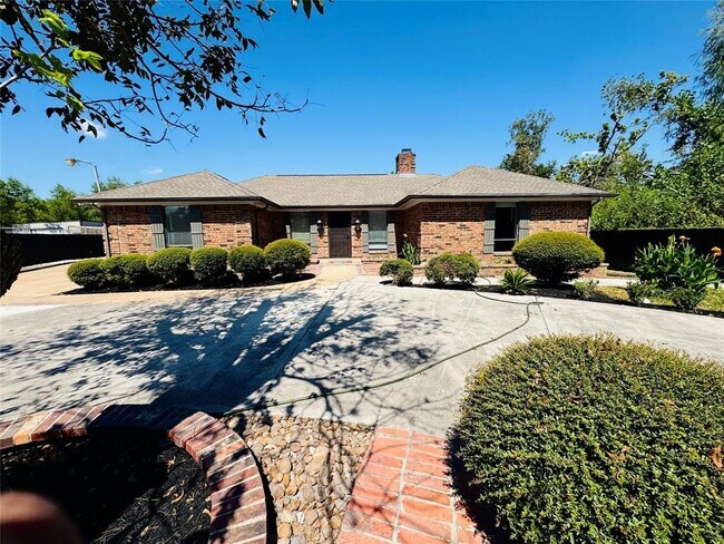 Foto del edificio - 904 Blue Bell Rd