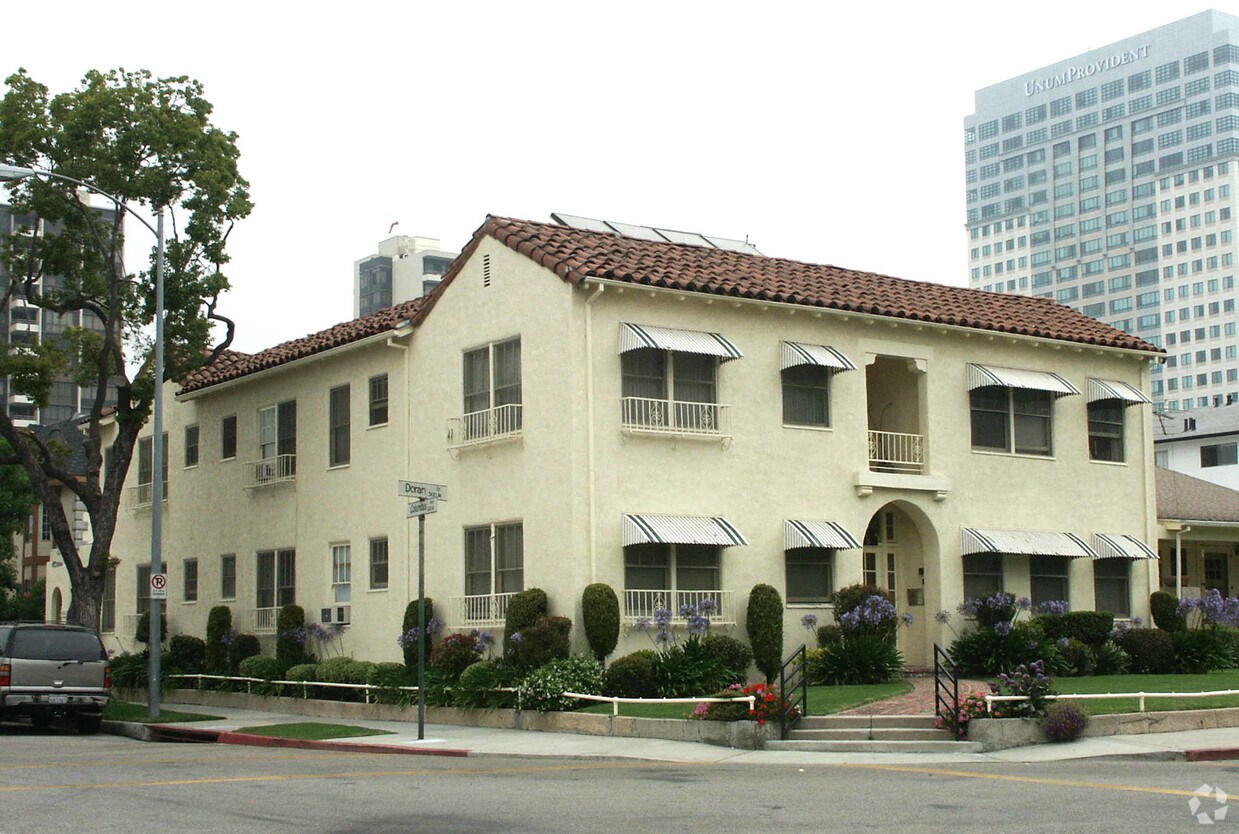 Building Photo - 375 W Doran St