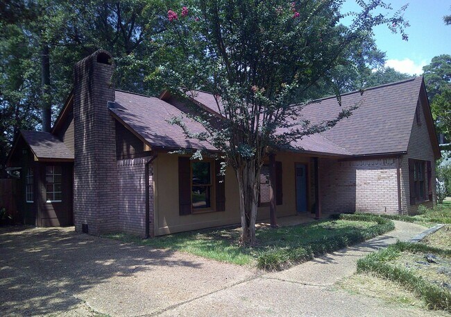Building Photo - ****JUST REDUCED****230 Williams Circle Fl...