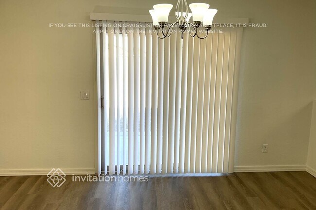 Foto del edificio - 1220 E Christopher St