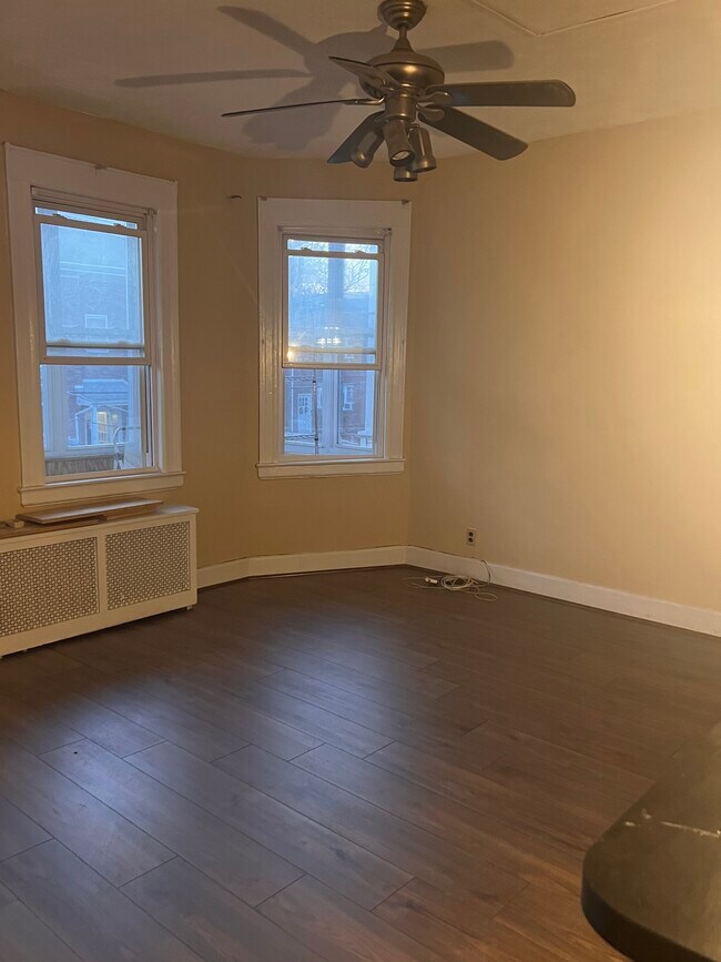 Living room - 96 Richard St
