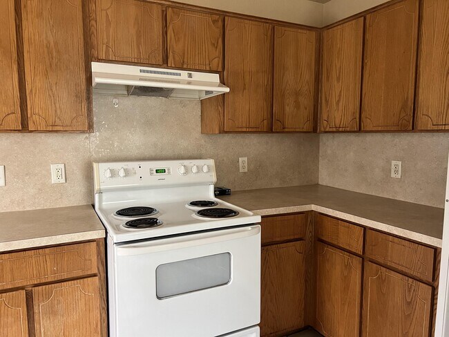 Building Photo - 5808 Silver Sage Dr
