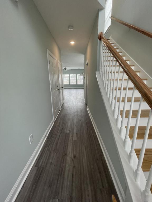 Building Photo - 423 Terrace View Ct.