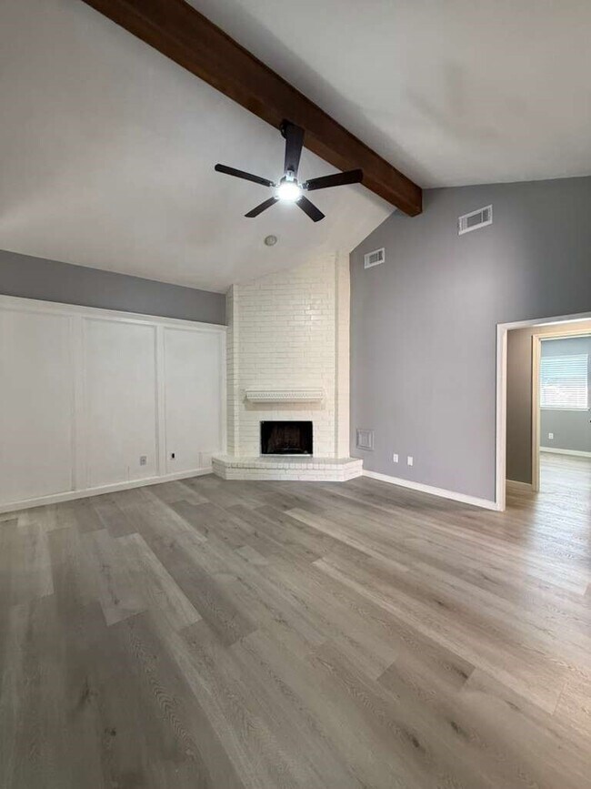 Building Photo - 1019 Western Springs Dr