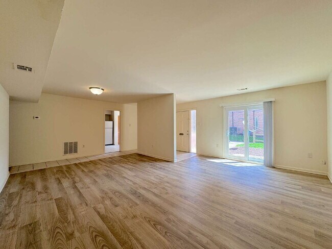 Foto del edificio - Comfortable Annandale Home with Functional Layout and Outdoor Space