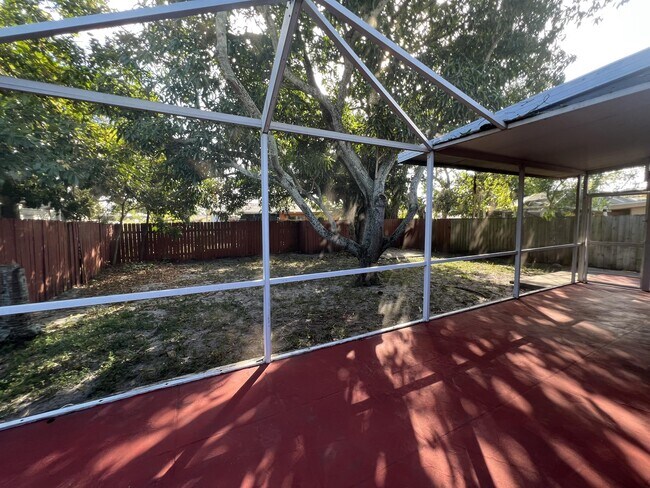 Foto del edificio - 6120 SW 22nd Ct