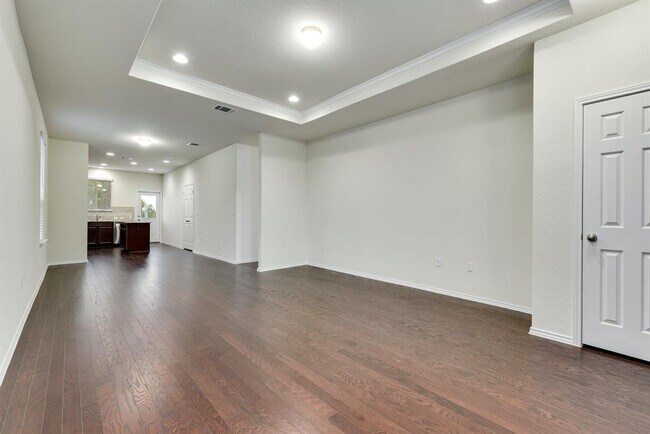 Building Photo - 564 Saturnia Dr
