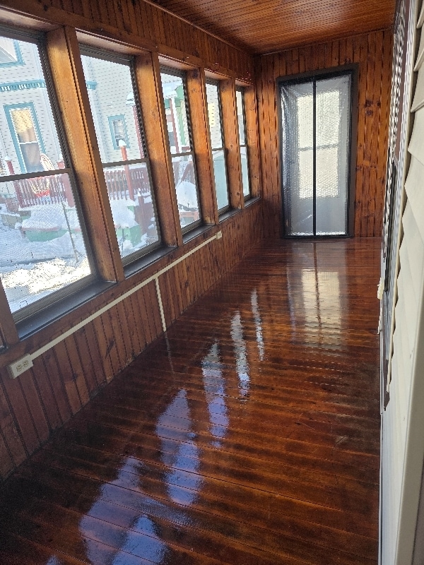 Primary Photo - 560 Pine St