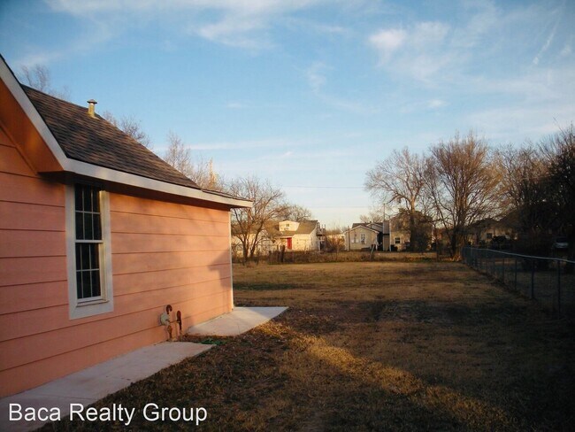 Building Photo - 3 br, 1 bath House - 131 S Cook Ave