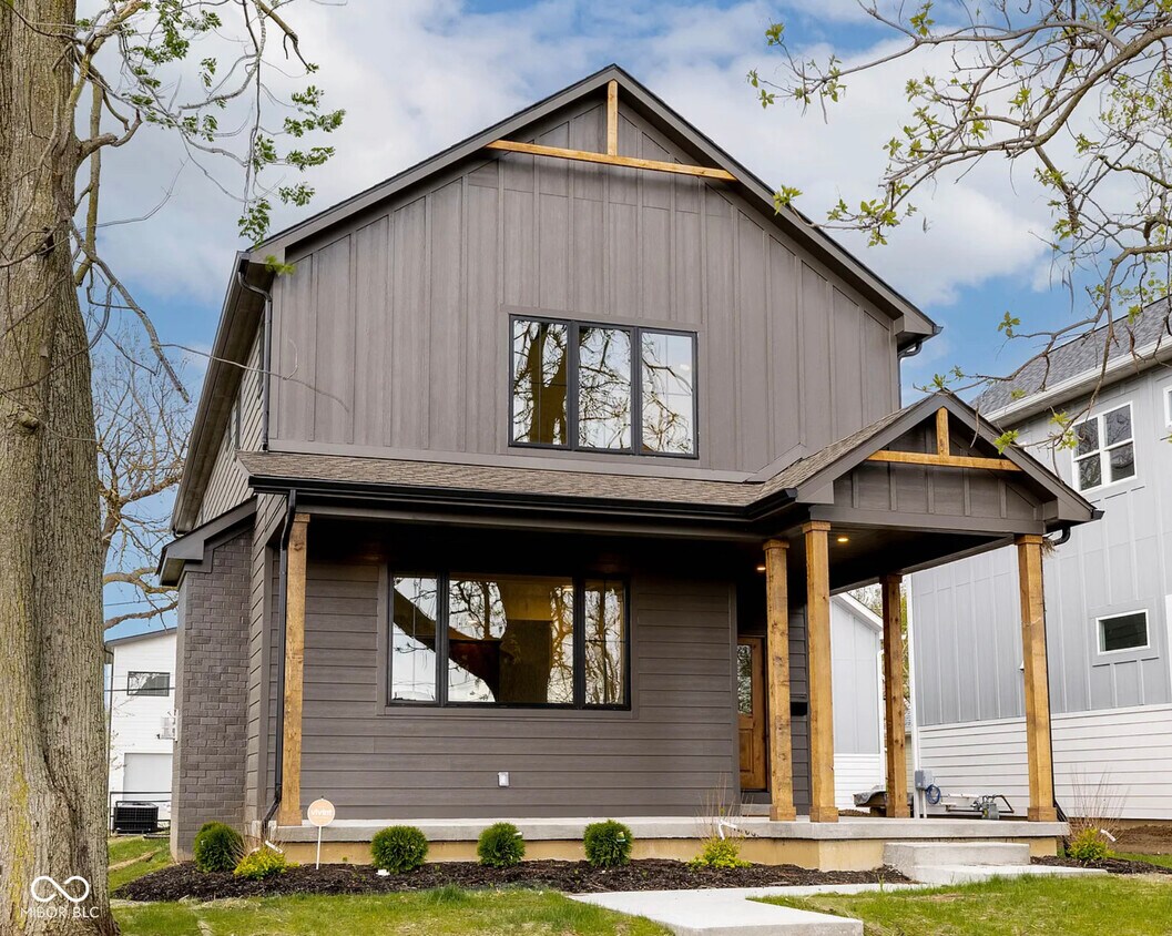 Foto principal - 2020 Columbia Ave